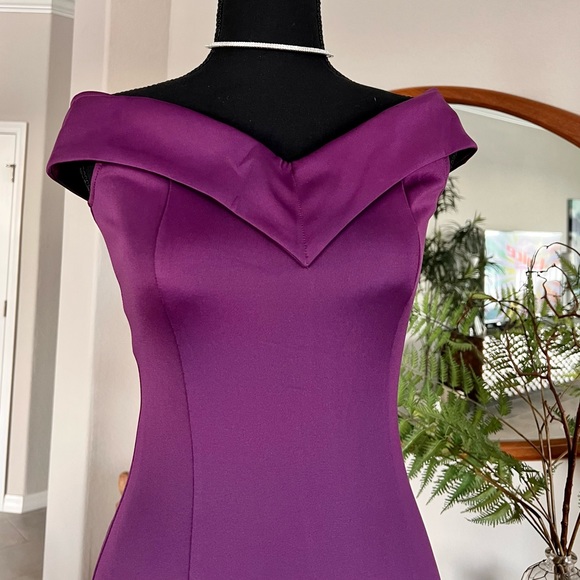 CLOSET CLOSEOUT SALE!! NWT Missord Off Shoulder Slit Thigh Maxi Dress - Picture 3 of 7